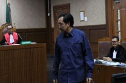 Saksi Sebut Gubernur Kepri Nurdin Basirun Terima Uang dari Pengusaha dan Pejabat