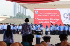 Peringati Hari Ibu, PNS Perempuan DKI Jadi Petugas Upacara di Monas
