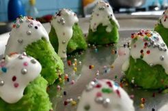 Yuk, Bikin Kue Pohon Natal yang Nggak Perlu Dipanggang Ini!