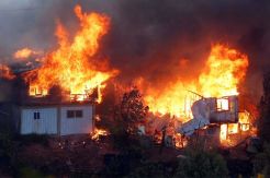 Kebakaran di Valparaiso Chili, 245 Rumah Hancur dan 700 Mengungsi