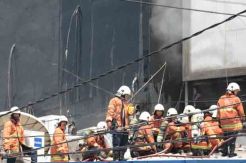 Diduga Korsleting AC, Pertokoan UFO Electronic Surabaya Terbakar