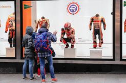 Jahil di Mall, Marquez...