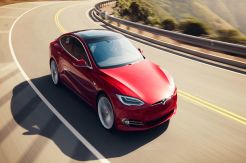 Tesla Bakal Dilengkapi Netflix, YouTube, dan Disney Plus
