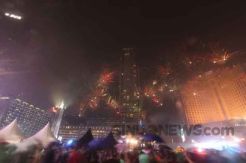 Pesta Kembang Api Meriahkan Tahun Baru 2020 di Bundaran HI