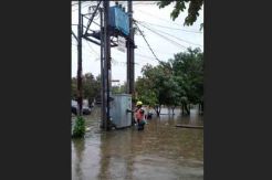 Aliran Listrik di Daerah Terdampak Banjir Dipadamkan Sementara