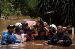 Puan Minta K/L Bersinergi Atasi Banjir Bukan Lempar Tanggung Jawab