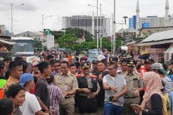 Disambangi Anies, Korban Banjir Keluhkan Lambannya Bantuan Makanan