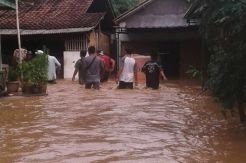 Sungai Cidurian Meluap, Lima Desa di Kabupaten Serang Terendam