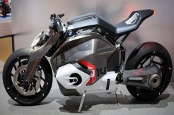 BMW Siapkan Motor Radikal Bertenaga Listrik  Vision DC Roadster