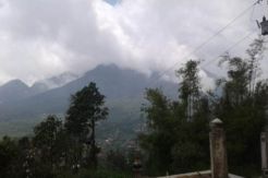 Malam Ini, Gunung Merapi Keluarkan Awan Panas Guguran