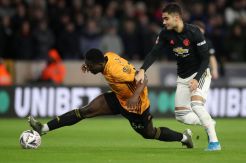 Babak I: United Buntu di Markas Wolves, Man City di Atas Angin