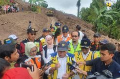 Buka Akses Daerah Terisolir di Sukajaya Akibat Longsor, PUPR Tambah Alat Berat