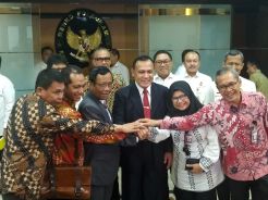 Di Hadapan Mahfud MD, Ketua KPK Janji Kerja Keras Perangi Korupsi