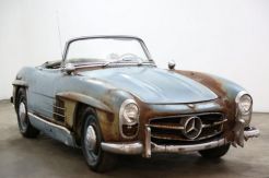 Mercedes-Benz Karatan dan Mesin Rusak, Terjual  Rp11 miliar