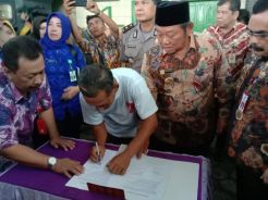 KPK Sita Uang Ratusan Juta Rupiah saat OTT Bupati Sidoarjo