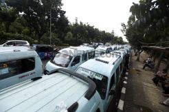 Dua Perlintasan Sebidang Ditutup, 7 Trayek Angkot di Jaksel Dialihkan