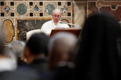 Paus Francis Desak AS-Iran Selesaikan Masalah Lewat Dialog