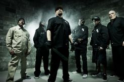 Band Metal Besutan Rapper...