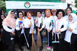 Ketika Istri-Istri Menteri...