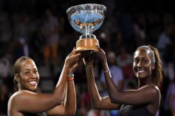 Muhammad/Townsend Gagalkan Serena Williams Raih Dua Gelar