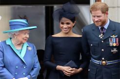 Ratu Elizabeth Restui...