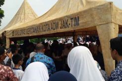 Siswi yang Lompat dari Lantai 4 Sekolah Dimakamkan di Pondok Rangon