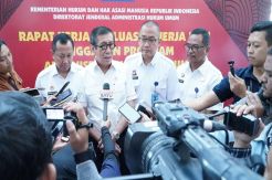 Menkumham Minta Ditjen Administrasi Hukum Umum Permudah Izin Usaha