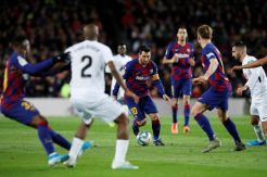 Babak I Barcelona vs Granada:  Belum Ada Gol Tercipta