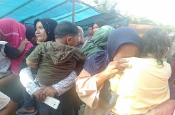 Kebun Sawit Dieksekusi Perusahaan, Puluhan Wanita Histeris