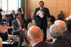 Di WEF Davos, Luhut Undang Investor Kembangkan Pendanaan Karbon