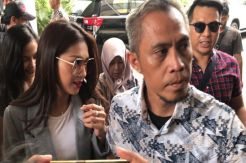 Penyanyi Tata Janeeta Diperiksa Polda Jatim Terkait Kasus MeMiles