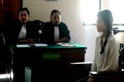Beli 2 Butir Ekstasi, Gadis asal Buleleng Ini Menangis Divonis 4 Tahun