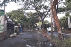 Bertahun-tahun Dibiarkan, Jalan Rusak Mirip Empang Ini Segera Diperbaiki