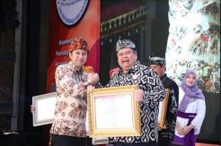 Pemprov Jatim Kembali Raih Predikat A Penghargaan SAKIP 2019