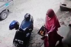Pelaku Hipnosis Tepuk Pundak di Kobar Terekam Kamera CCTV
