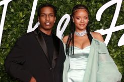 Putus dengan Pengusaha Arab, Rihanna dan A$AP Rocky Berkencan?