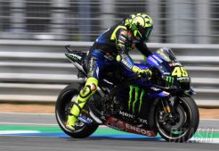 Kemungkinan Turun Takhta, Rossi Tunda Keputusan Soal Kontrak Baru di Yamaha