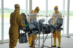 Menegangkan, Evakuasi Penumpang Pesawat Suspect Corona di Bandara Ahmad Yani