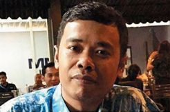 Warga Jakarta Menanti...