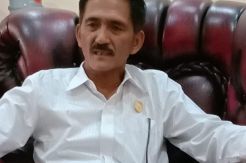 DPRD Kobar Desak Pemkab Evaluasi Program Pembagian Seragam Gratis