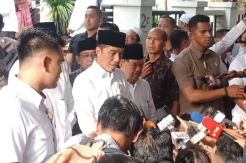 Jokowi, JK dan Menteri Kabinet Melayat ke Rumah Duka Gus Sholah