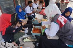 Korban Banjir di Jombang Keluhkan Telatnya Bantuan Makanan