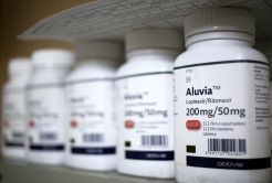 Putus Asa Atasi Virus Corona, Warga China Gunakan Obat HIV