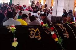 Kisah Pilu, Pengantin Wanita Menikah di Samping Jenazah Sang Ibu