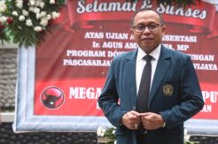 Bupati Pasang Kayu, Anak Desa yang Kini Menjadi Doktor Ilmu Lingkungan