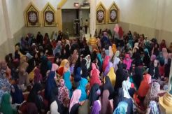 Pedagang Pasar Sengkang Wajo Doa Bersama Anak Yatim Agar Dijauhkan dari Virus Corona