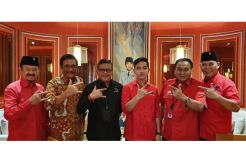 Gibran dan Purnomo Tiba di DPP PDIP Jalani Uji Kelayakan