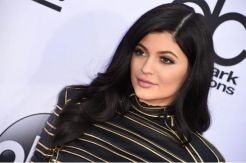 5 Selebritas Hollywood...