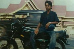 Gaya Ustaz Abdul Somad di Atas RX King 24 Tahun Silam