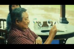 SBY Senyam Senyum Lihat...